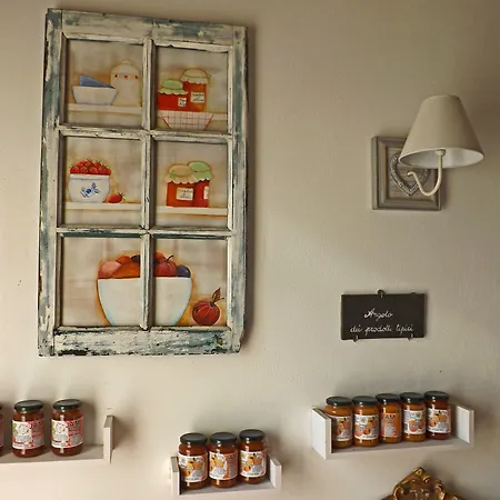 Monaci Templari مزرعة للإقامة سيبورجا