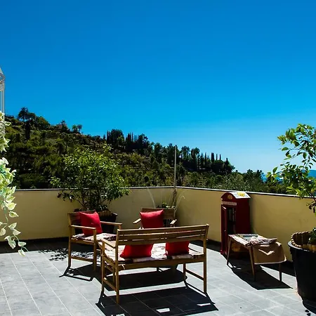 Monaci Templari مزرعة للإقامة سيبورجا