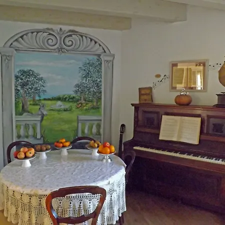 Farmház Monaci Templari *